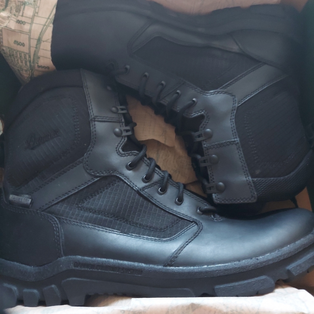 NWB. Top quality boot! MEN. Danner Lookout Dawn Tactical Boots. Size 15D. Black. - Picture 2 of 5
